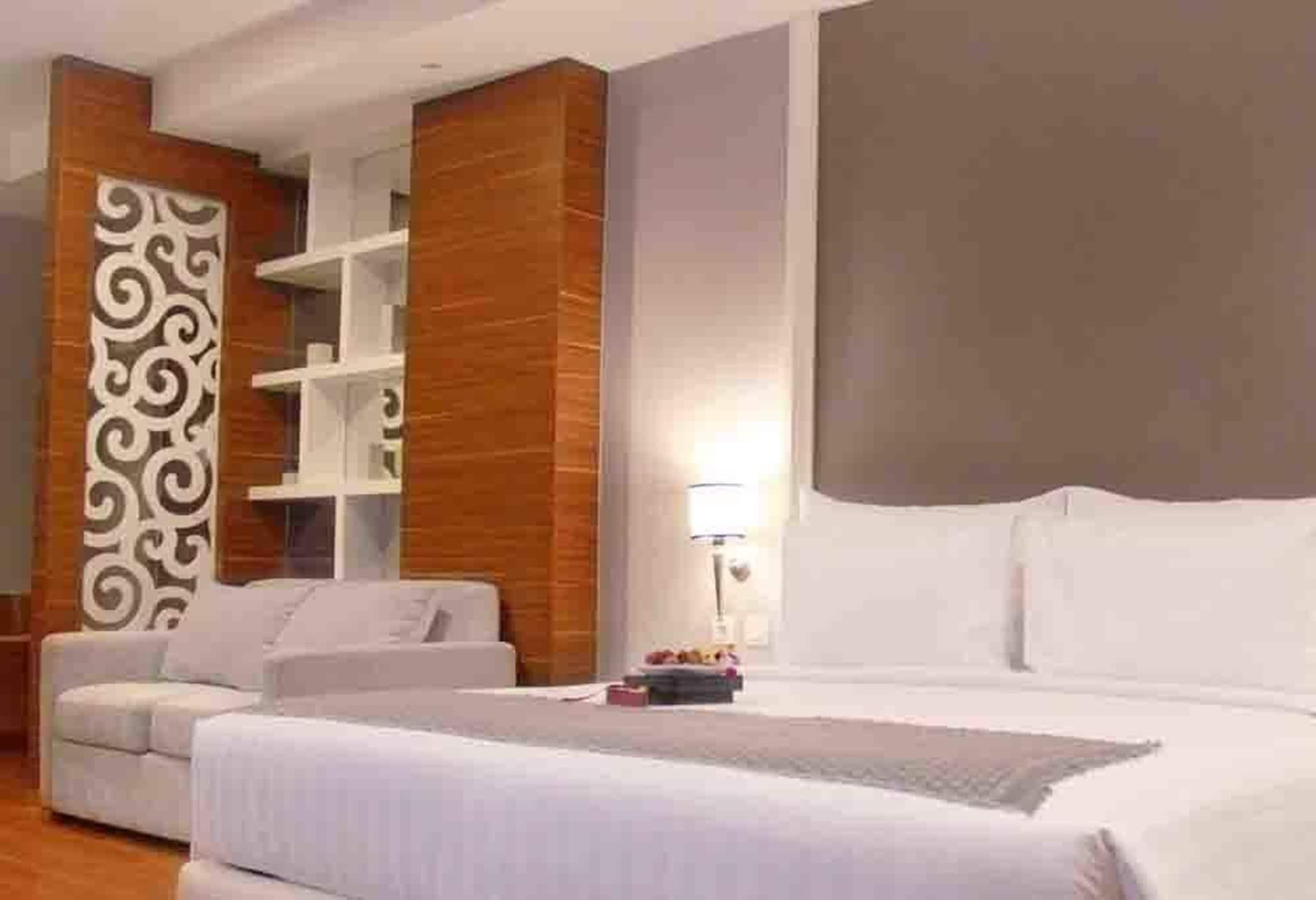 Pranaya Boutique Hotel Serpong Luaran gambar