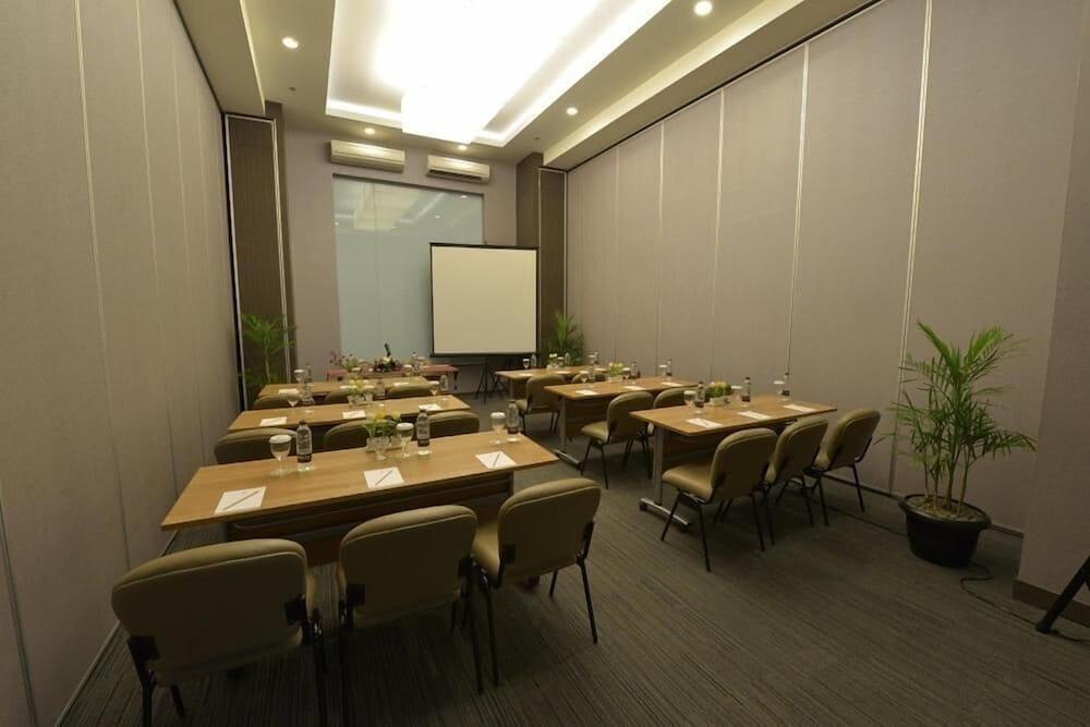 Pranaya Boutique Hotel Serpong Luaran gambar