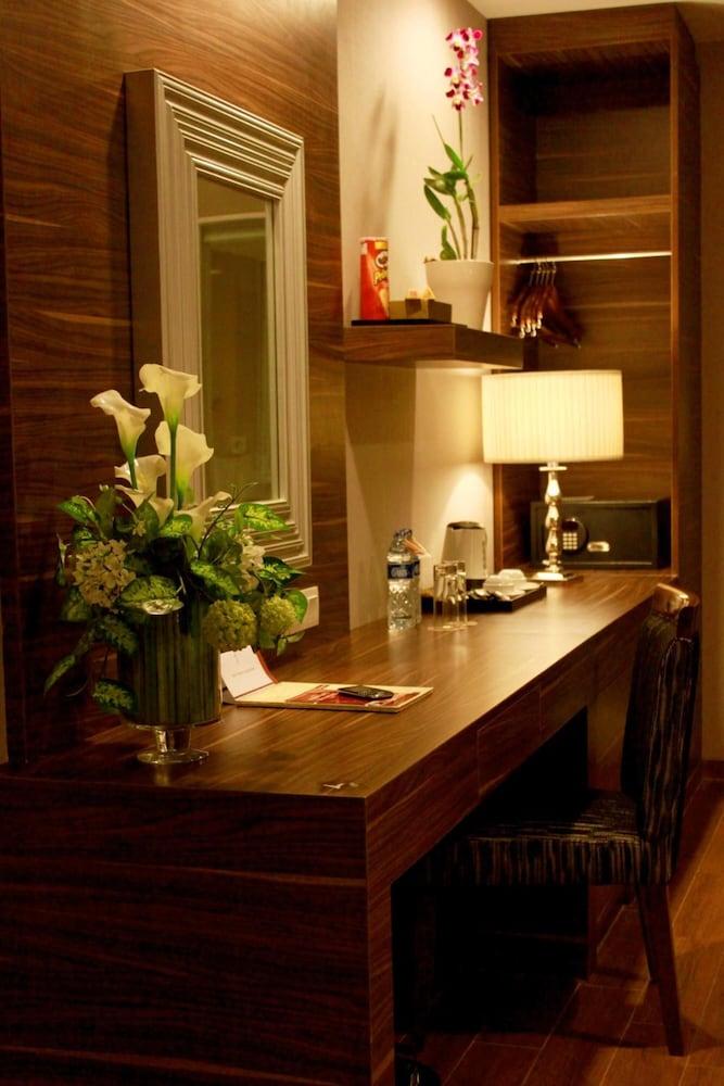 Pranaya Boutique Hotel Serpong Luaran gambar